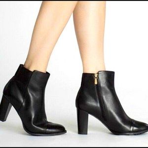 Clarks Kacia Alfresco classic Black leather ankle boots